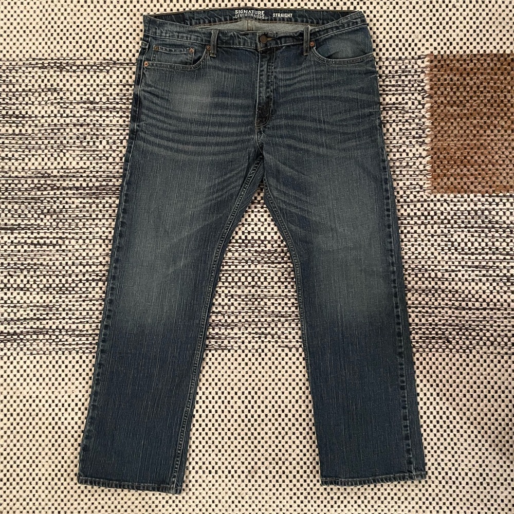 Signature Levi Strauss Dark Wash Denim Straight Leg Jean - Picture 3 of 3
